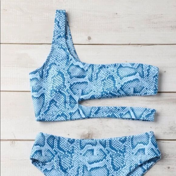 Snakeskin Cut Out One Shoulder Bikini Swimsuit - Picture 8 of 8